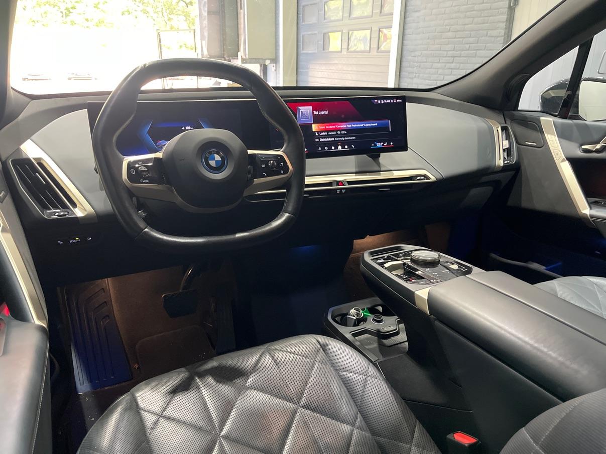 BMW iX
