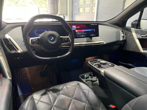 BMW iX