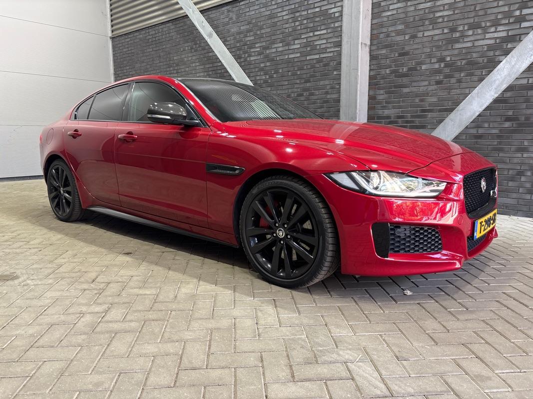 Jaguar XE