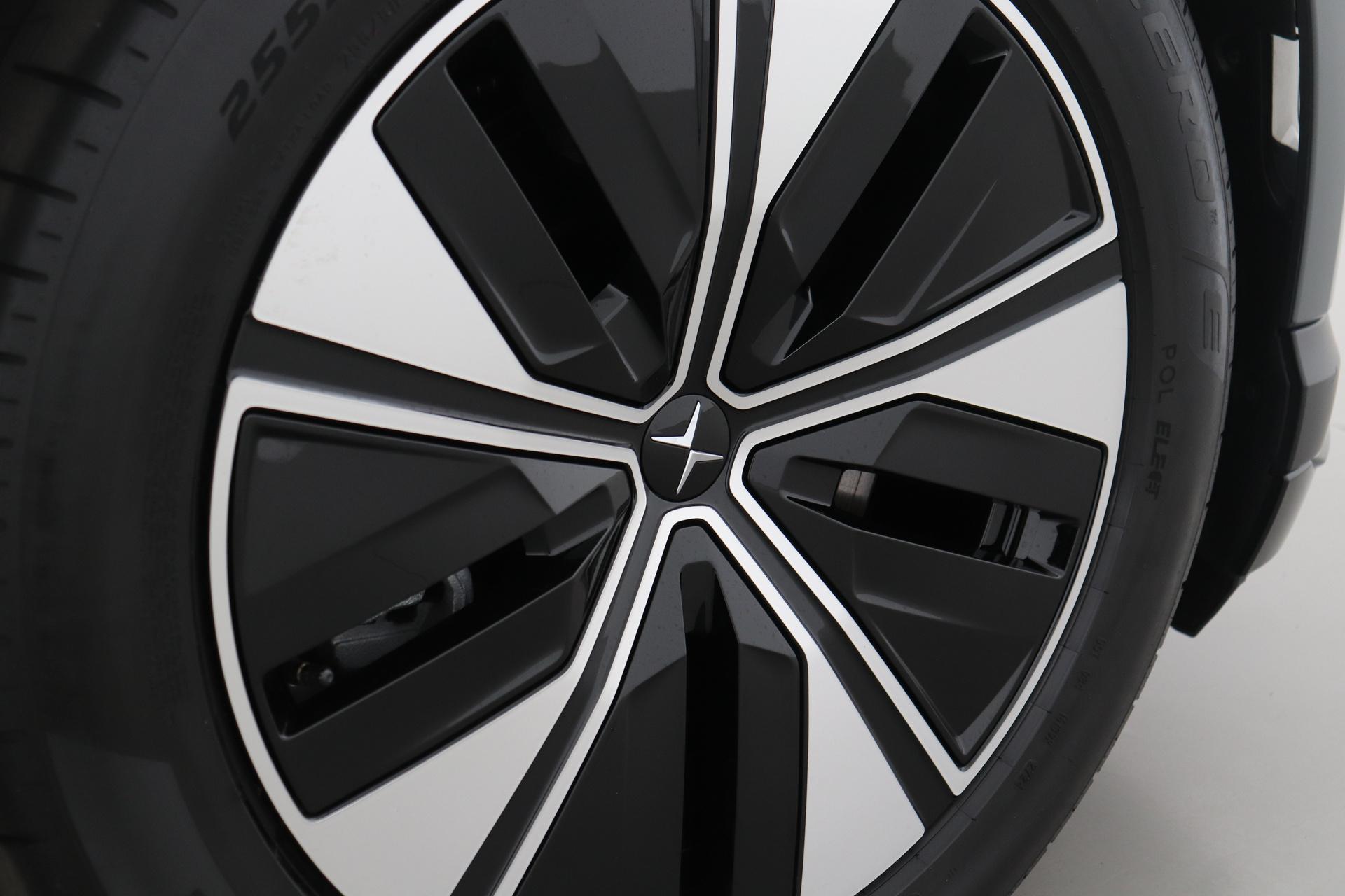 Polestar 4
