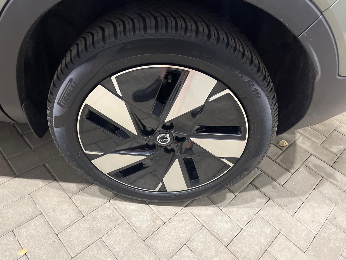 Volvo EX40