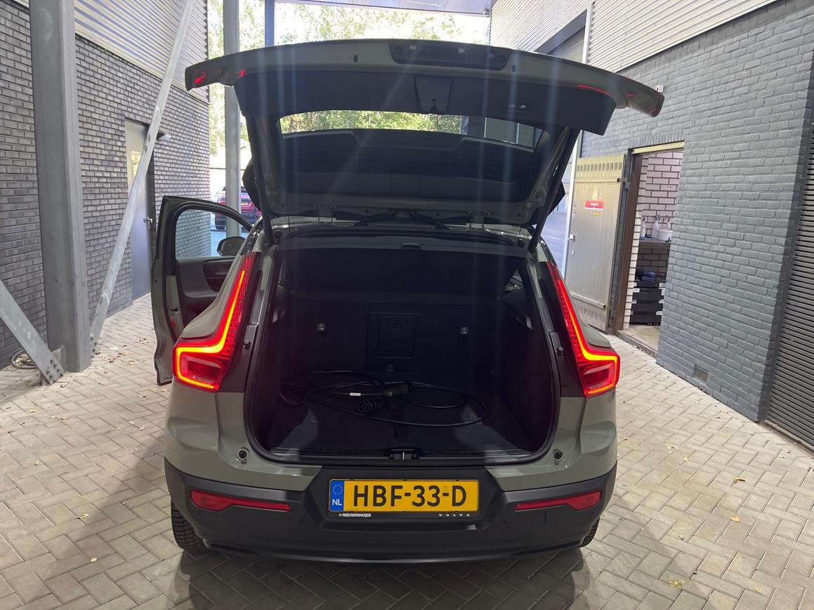 Volvo EX40
