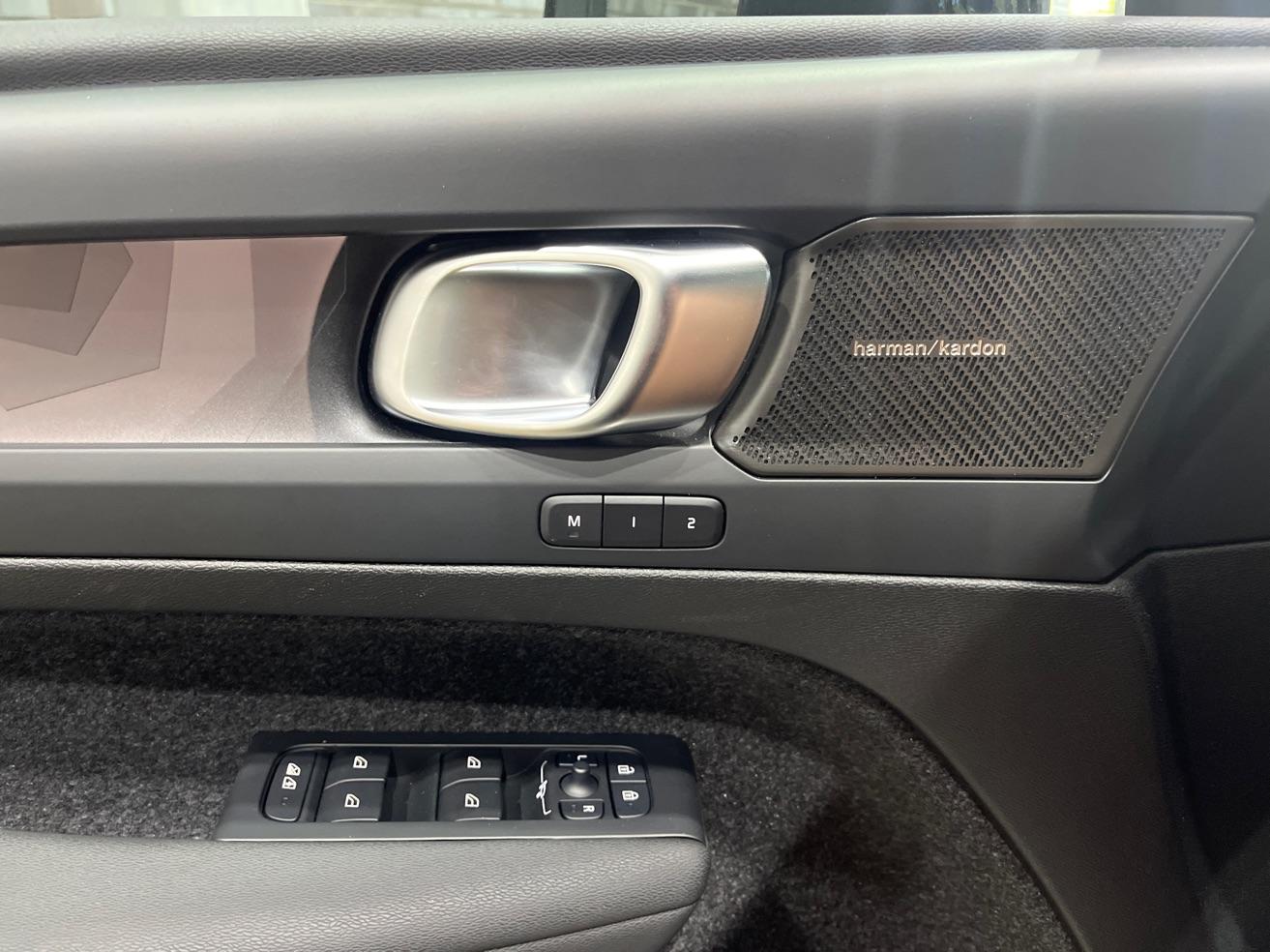 Volvo EX40
