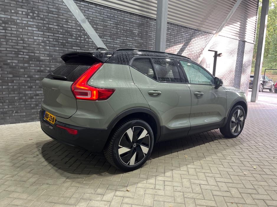 Volvo EX40