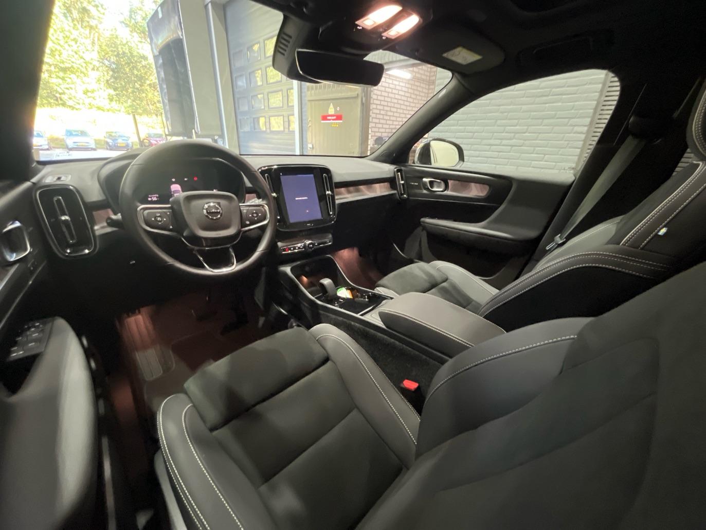 Volvo EX40