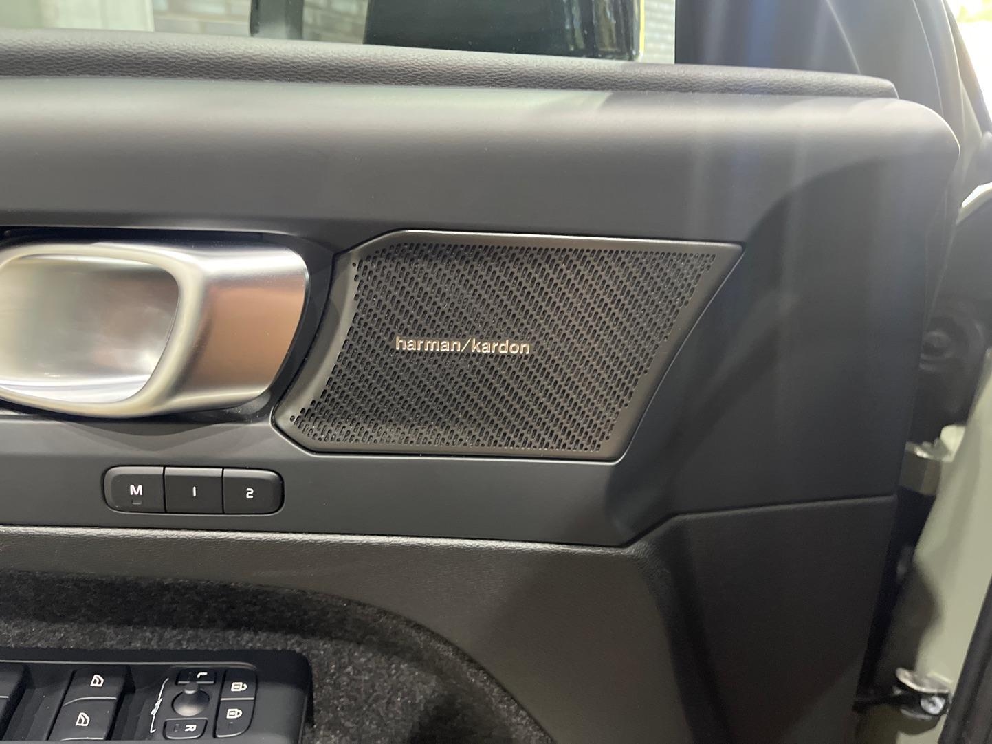 Volvo EX40