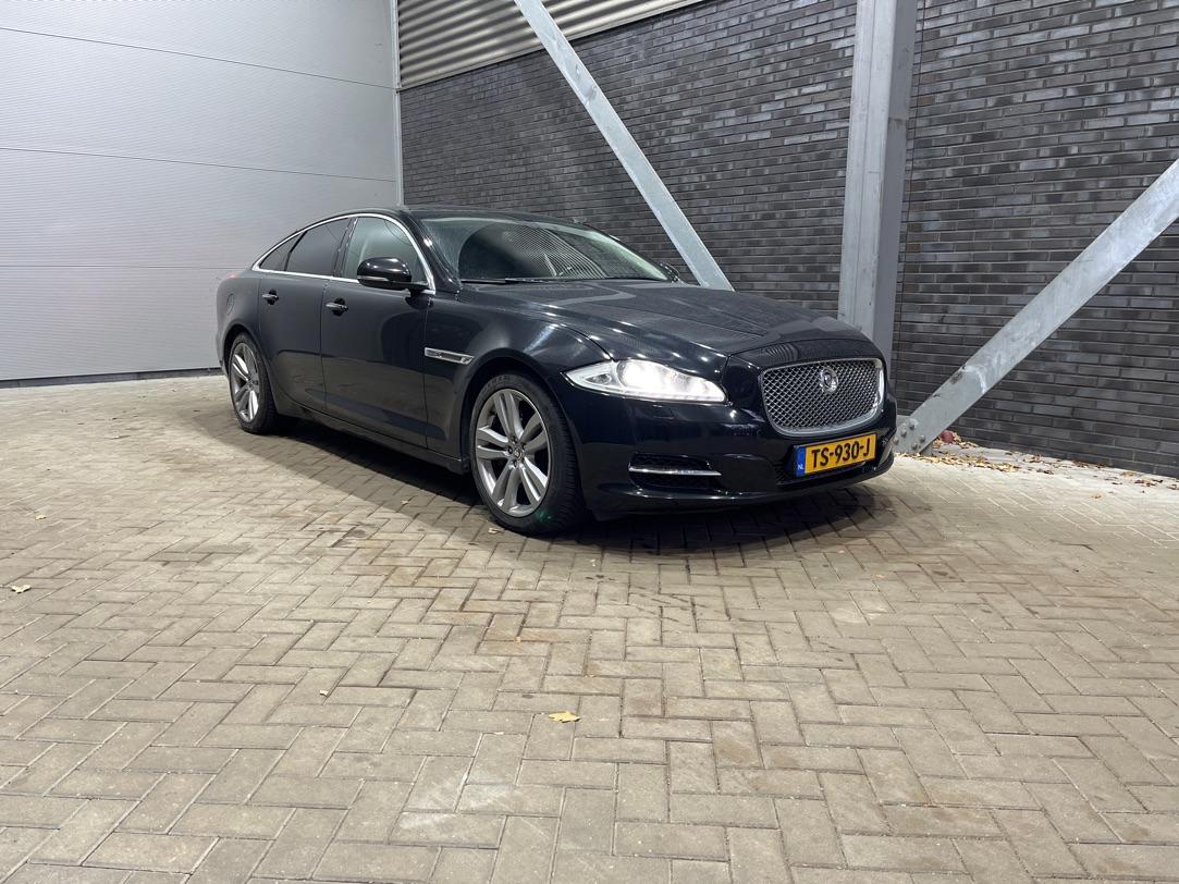 Jaguar XJ