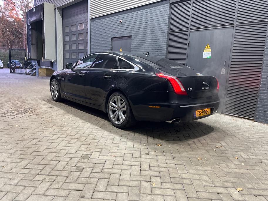 Jaguar XJ