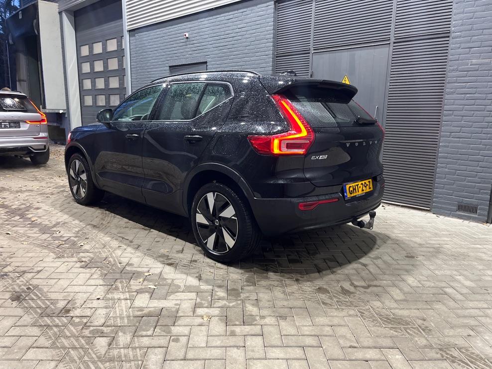 Volvo EX40