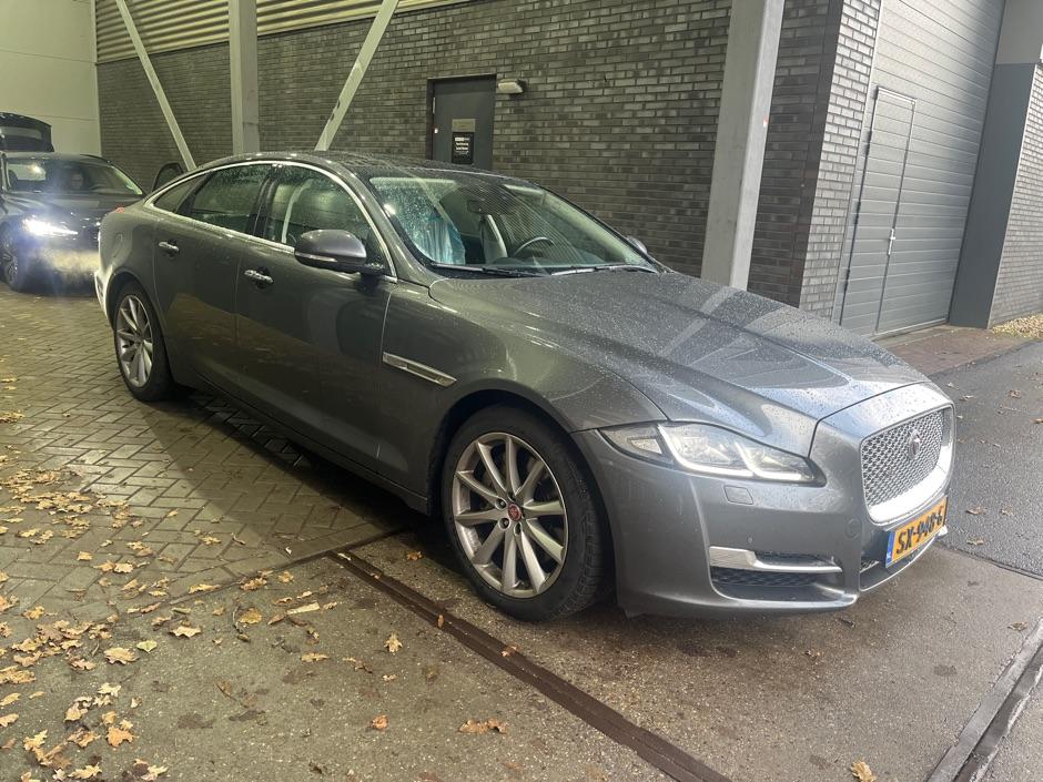 Jaguar XJ