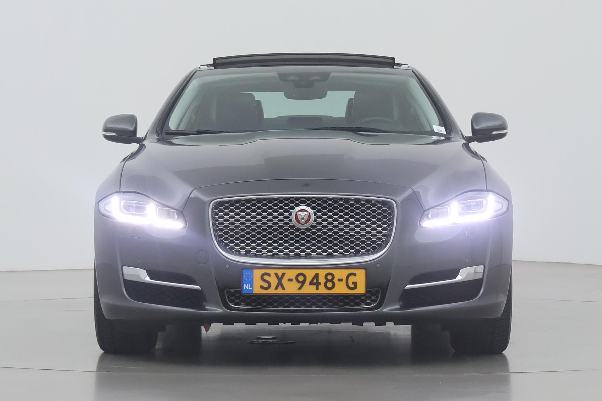 Jaguar XJ