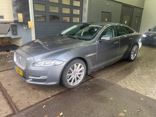 Jaguar XJ