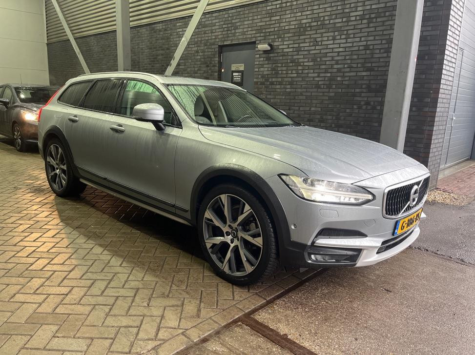 Volvo V90
