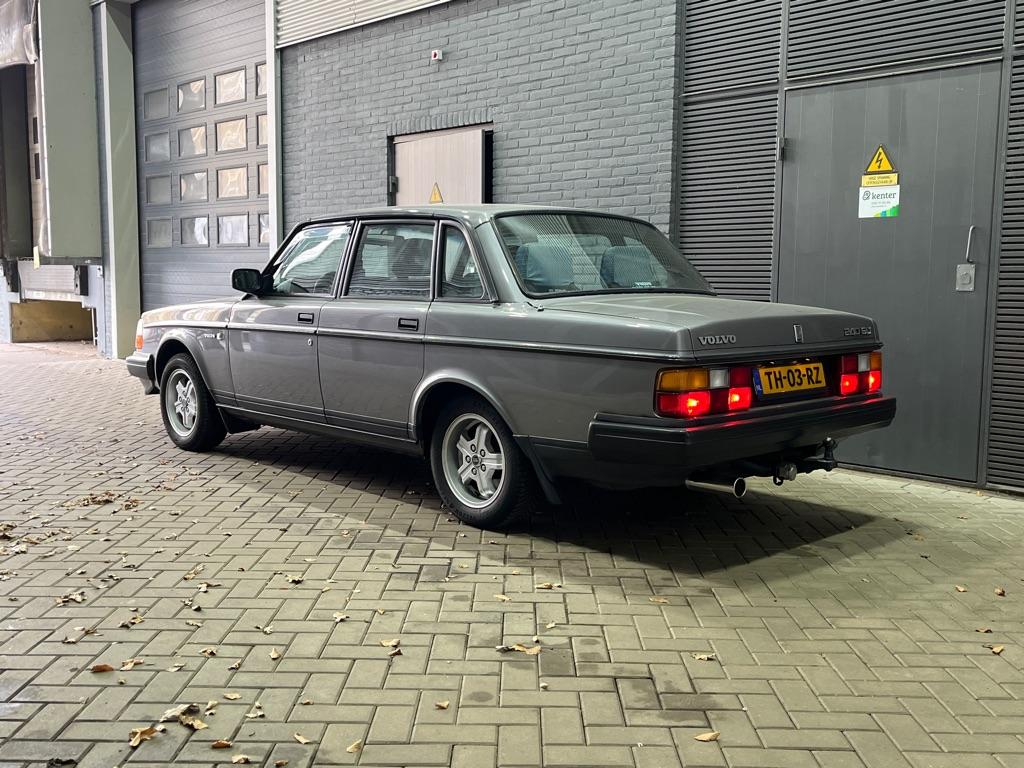 Volvo 240