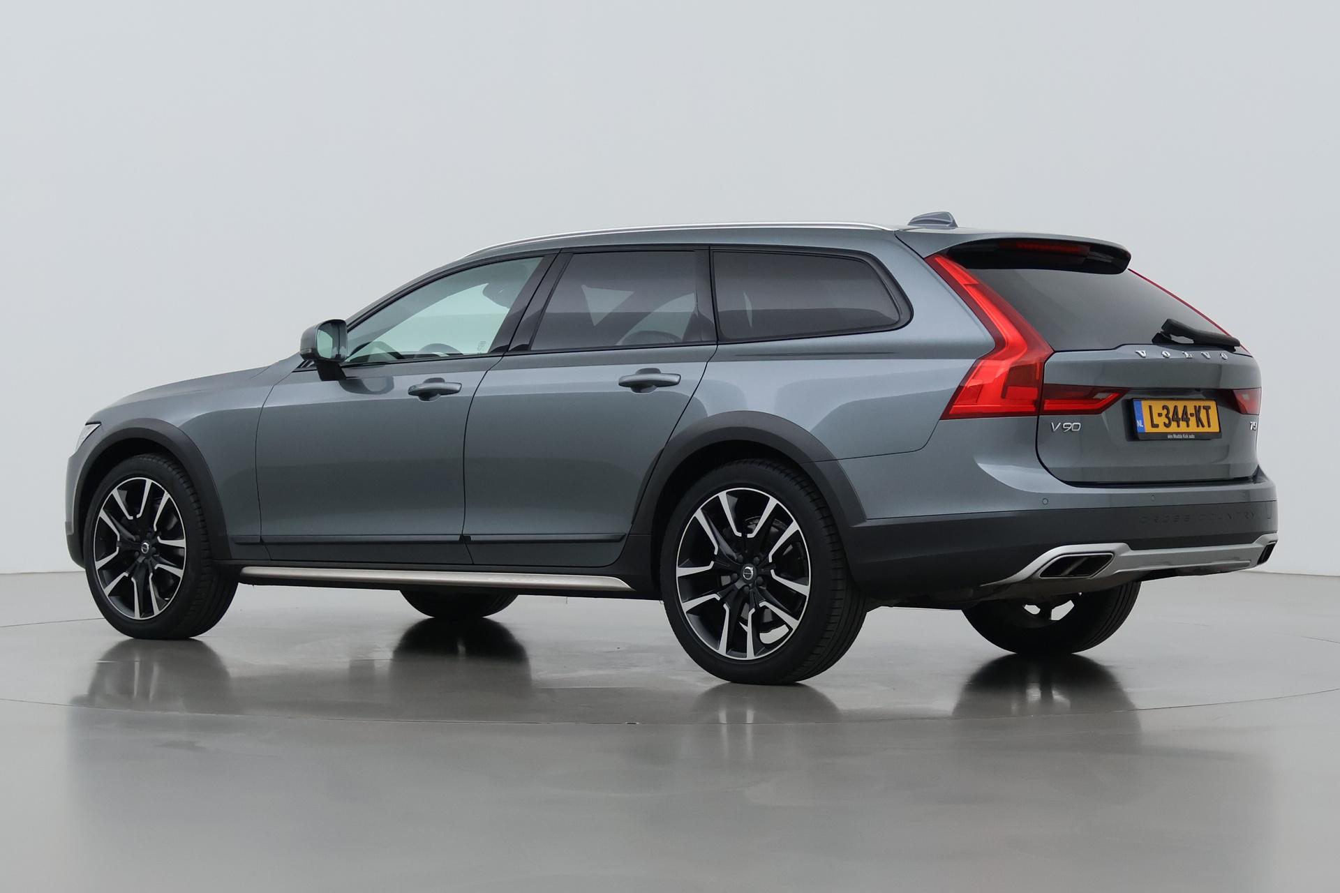 Volvo V90