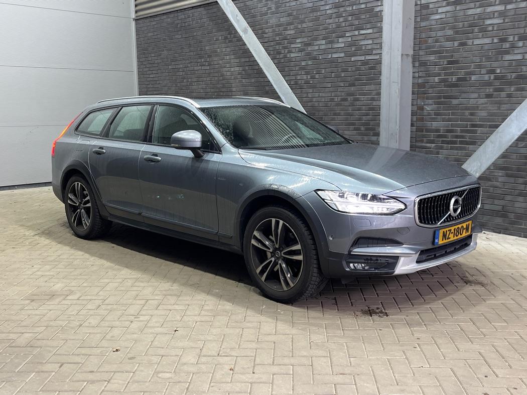 Volvo V90