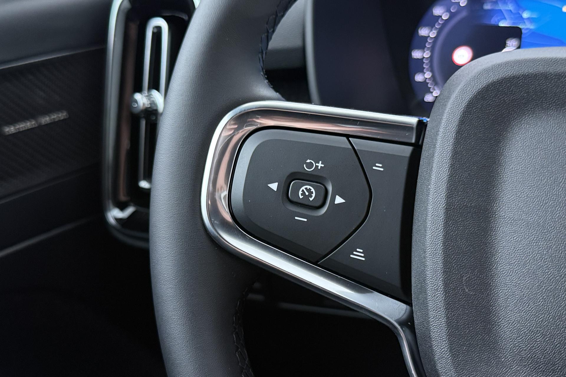 Volvo EX40
