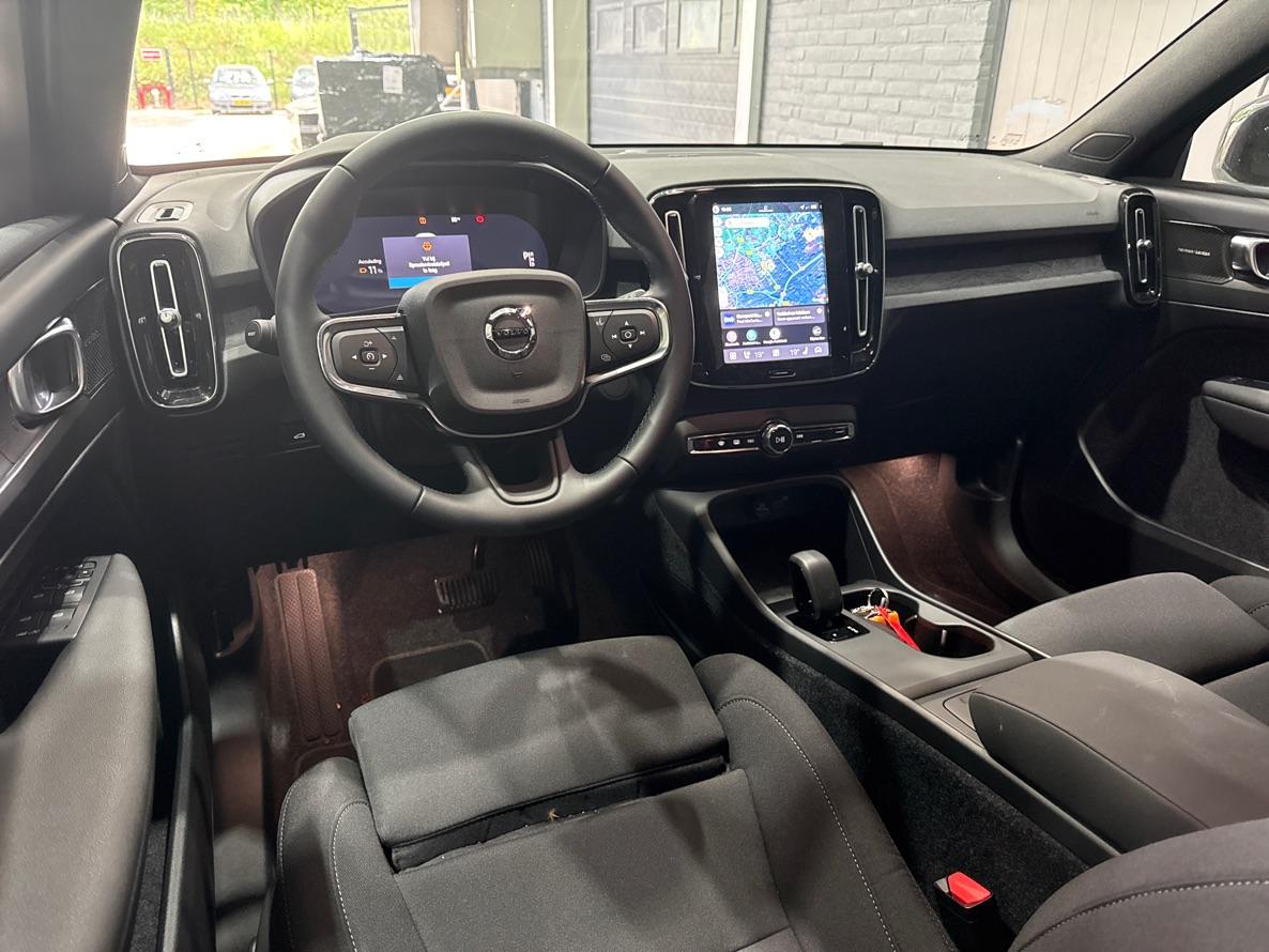 Volvo EX40
