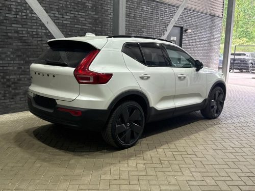 Volvo EX40