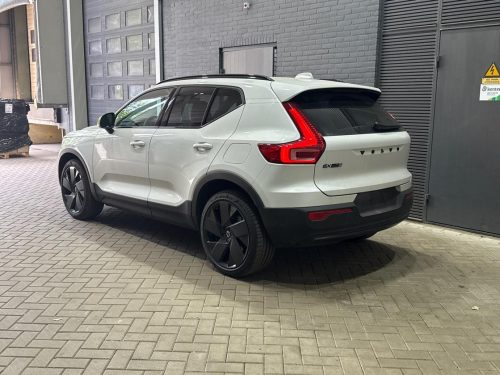Volvo EX40