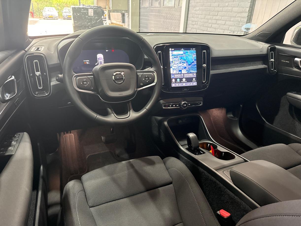 Volvo EX40