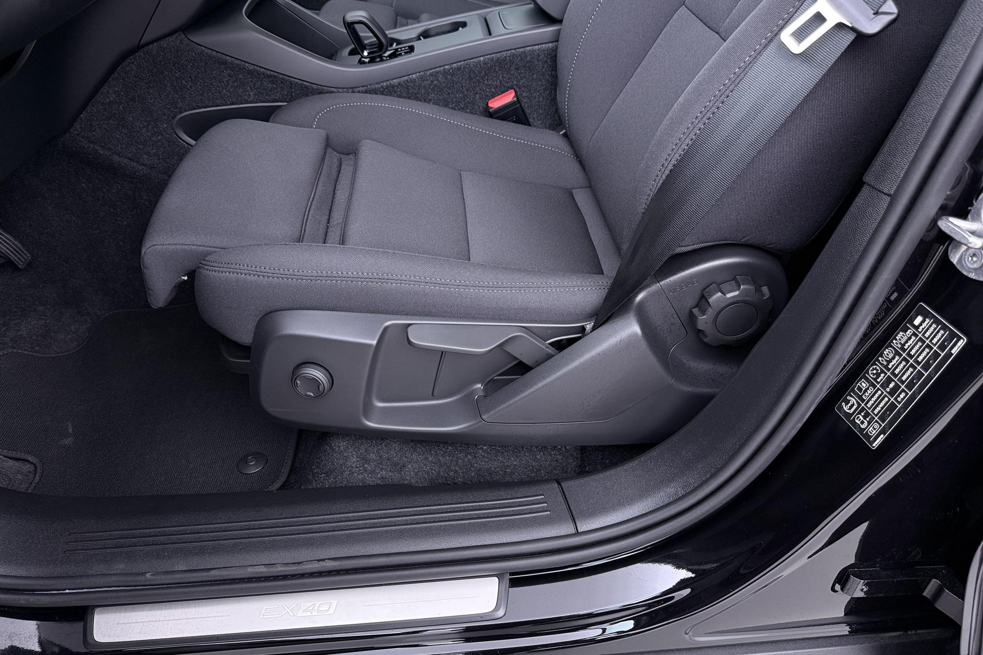 Volvo EX40