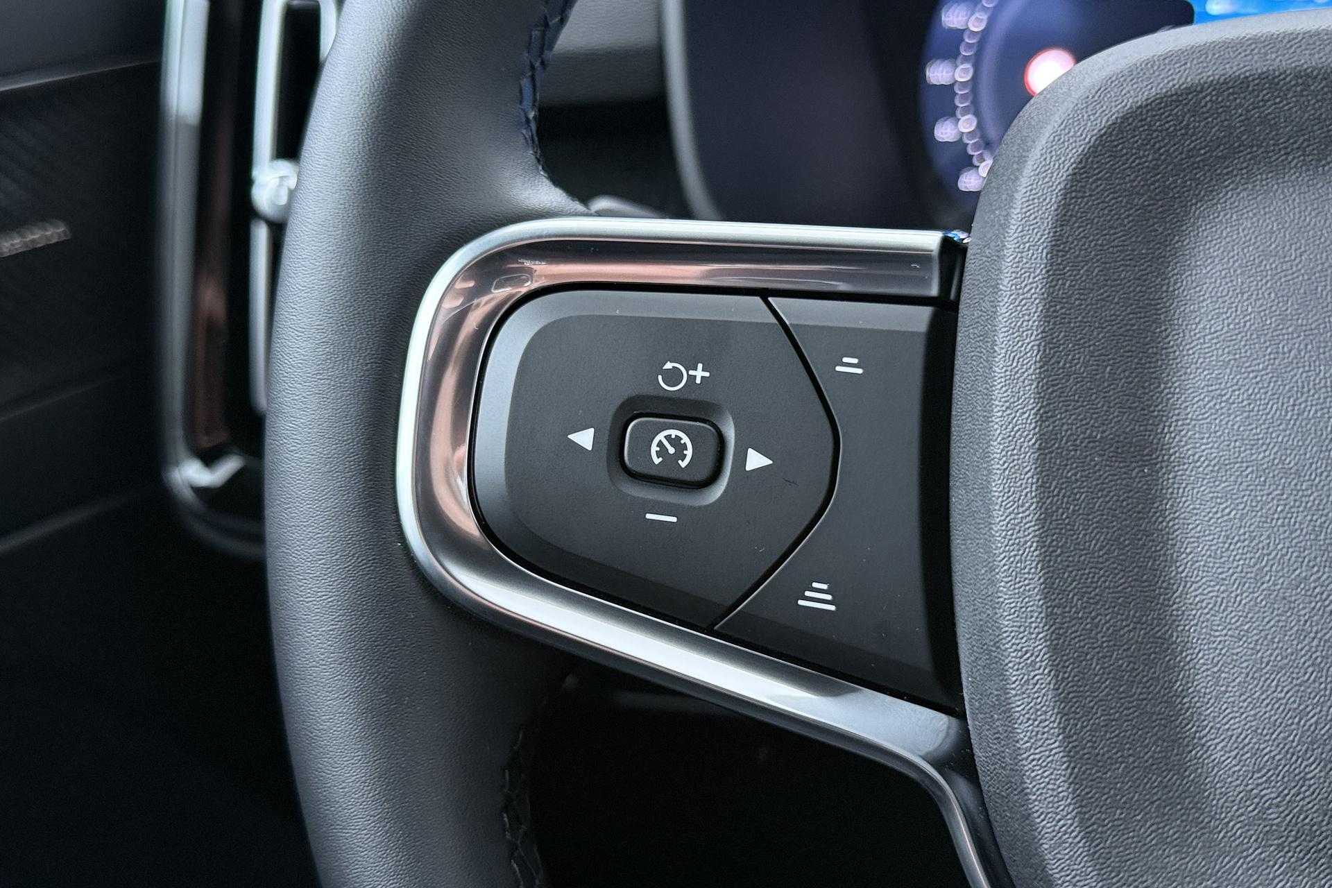 Volvo EX40