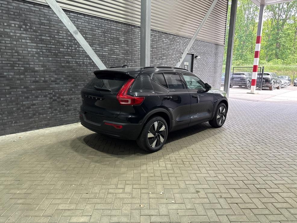 Volvo EX40