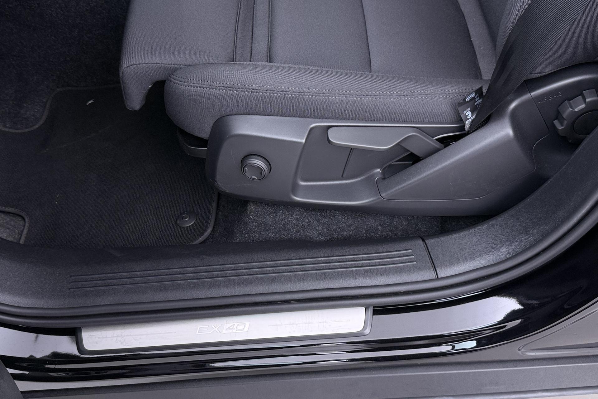 Volvo EX40