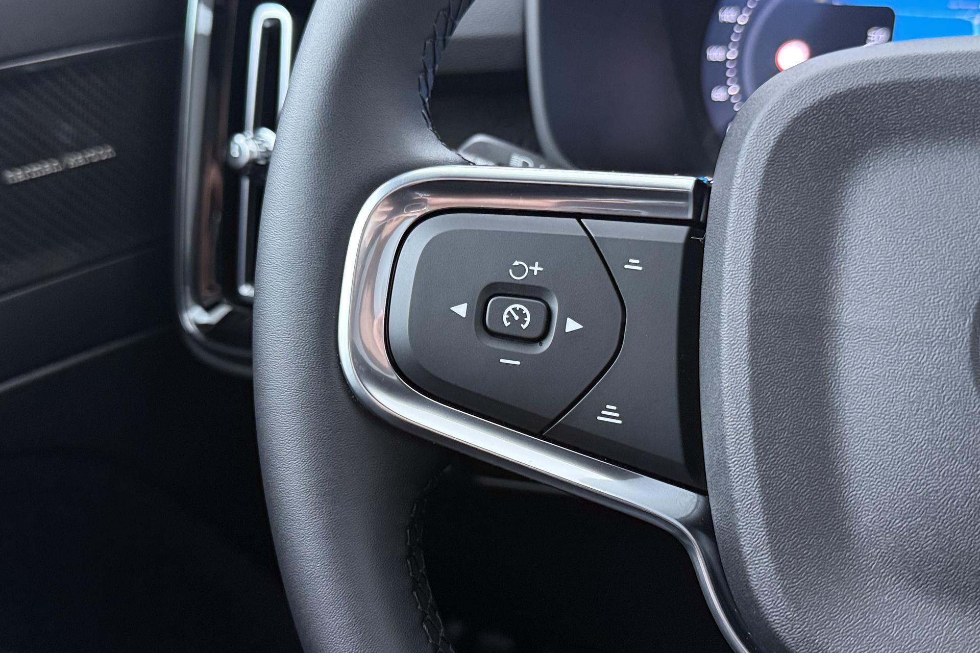 Volvo EX40