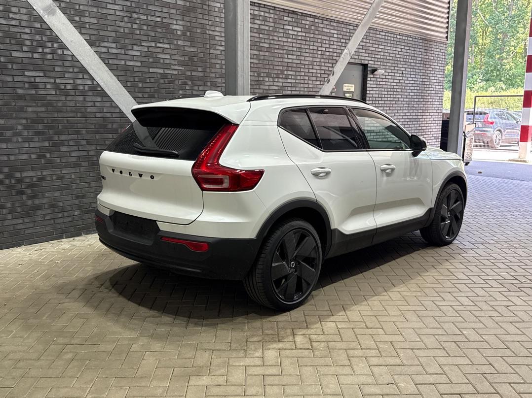 Volvo EX40
