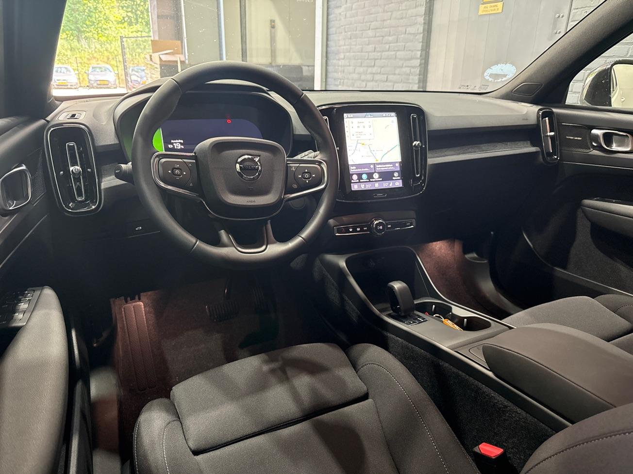 Volvo EX40