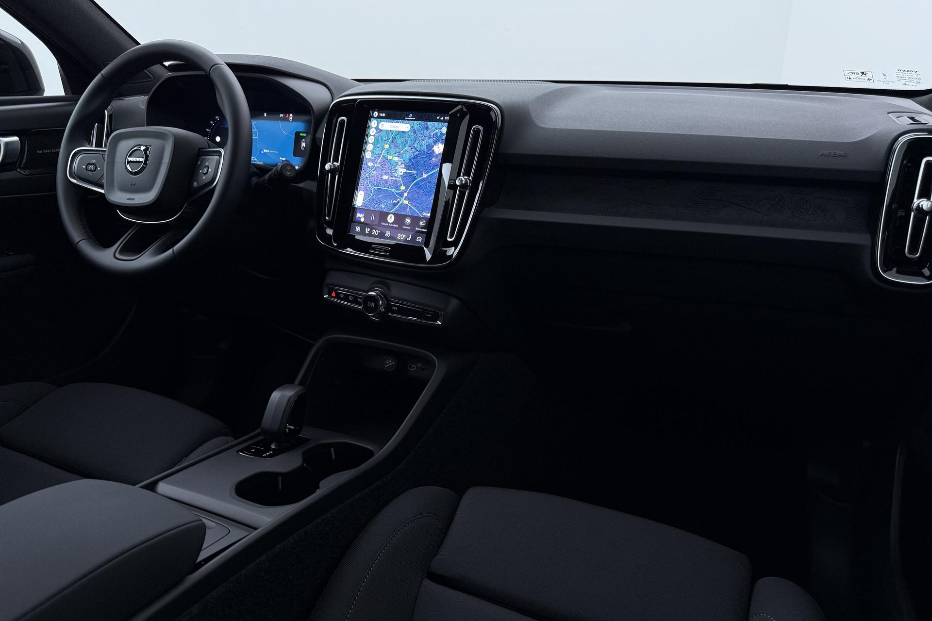 Volvo EX40