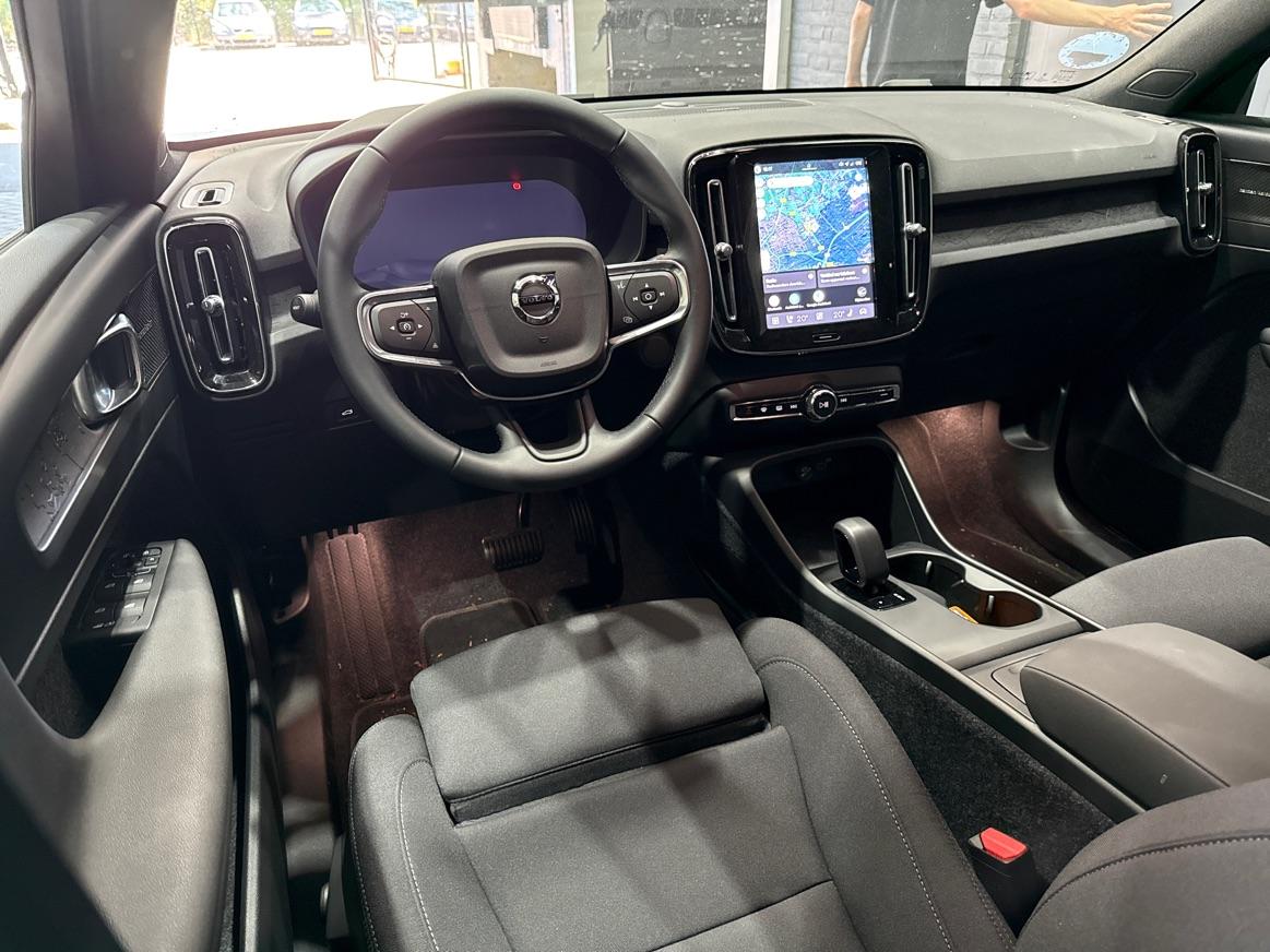 Volvo EX40