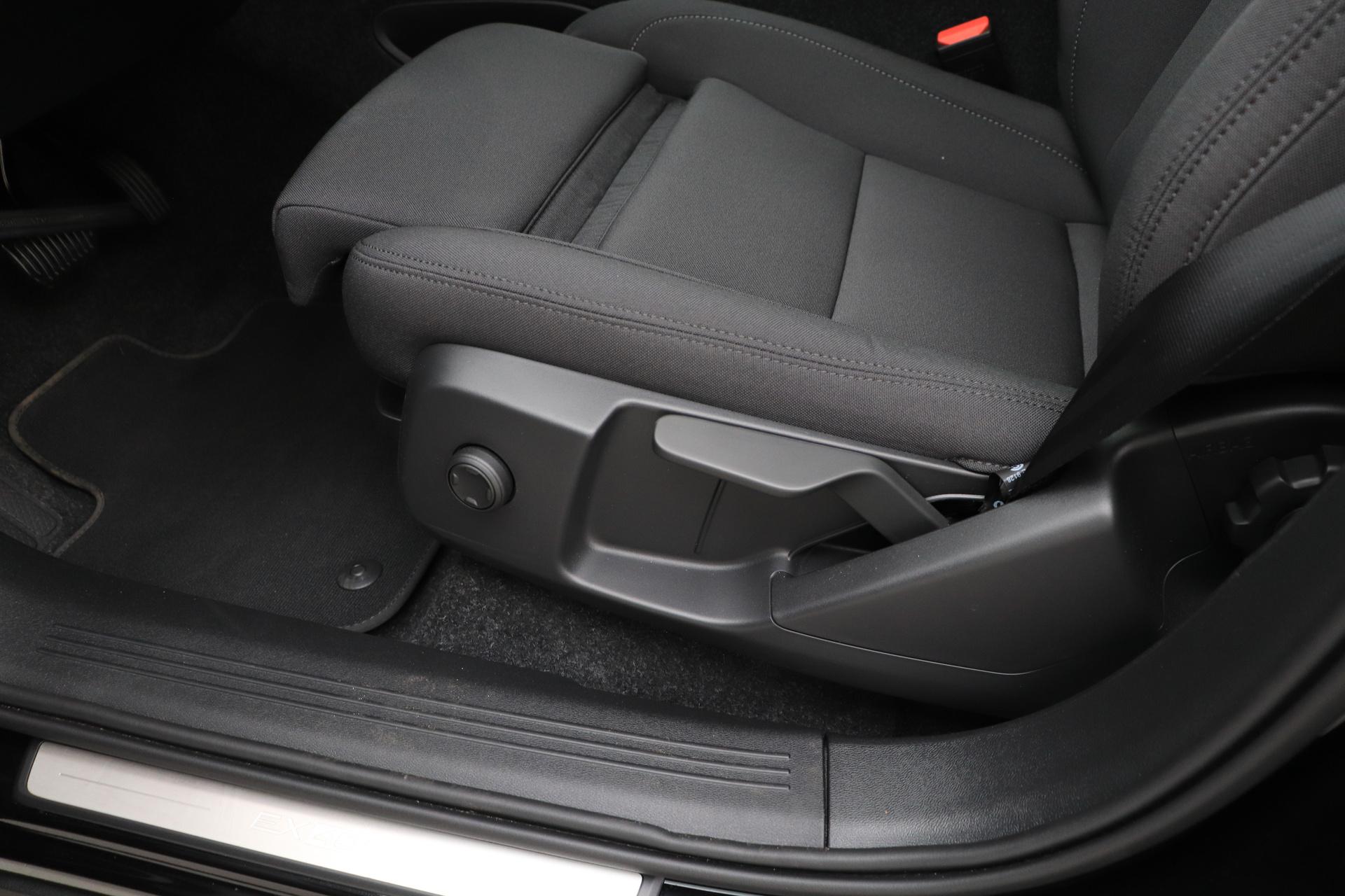 Volvo EX40