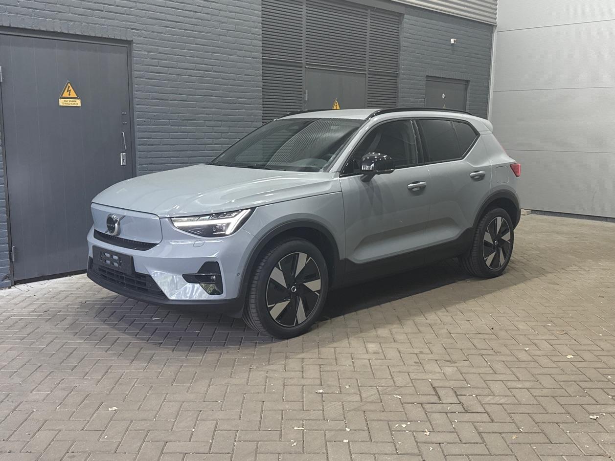 Volvo EX40