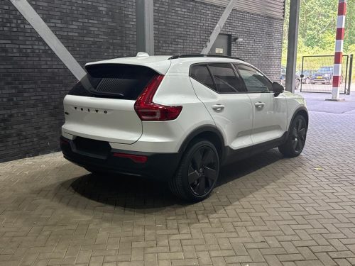 Volvo EX40