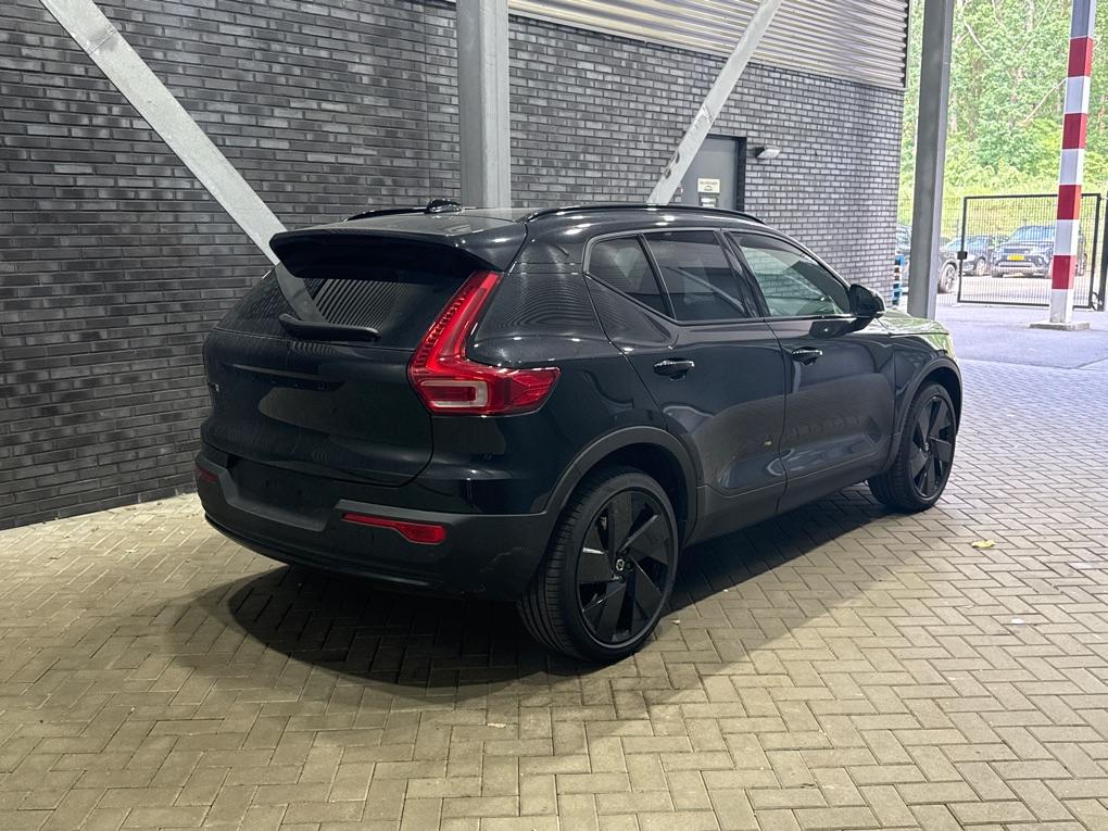 Volvo EX40