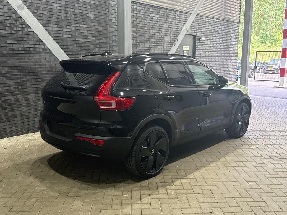Volvo EX40