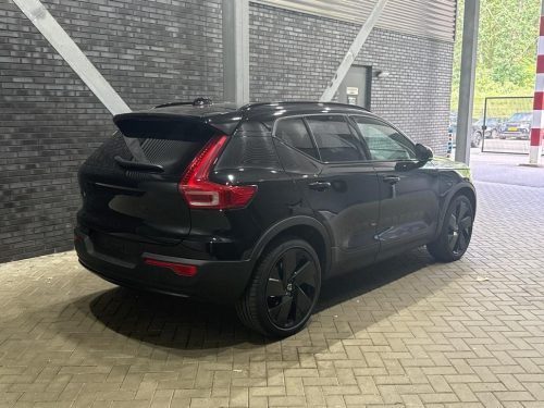 Volvo EX40