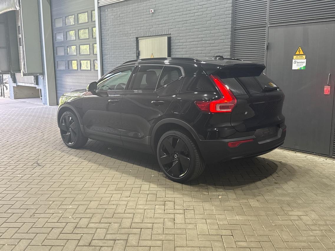 Volvo EX40