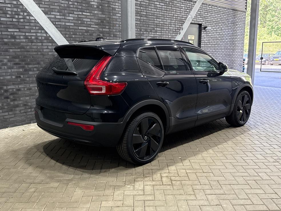 Volvo EX40