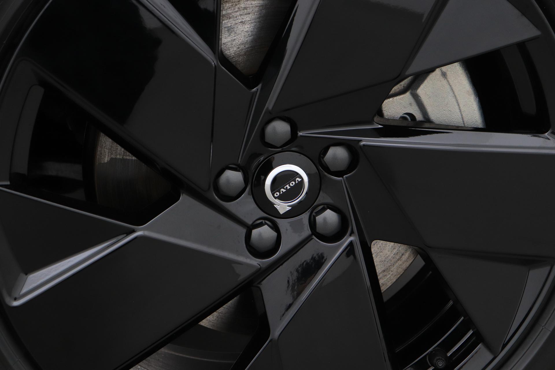 Volvo EX40