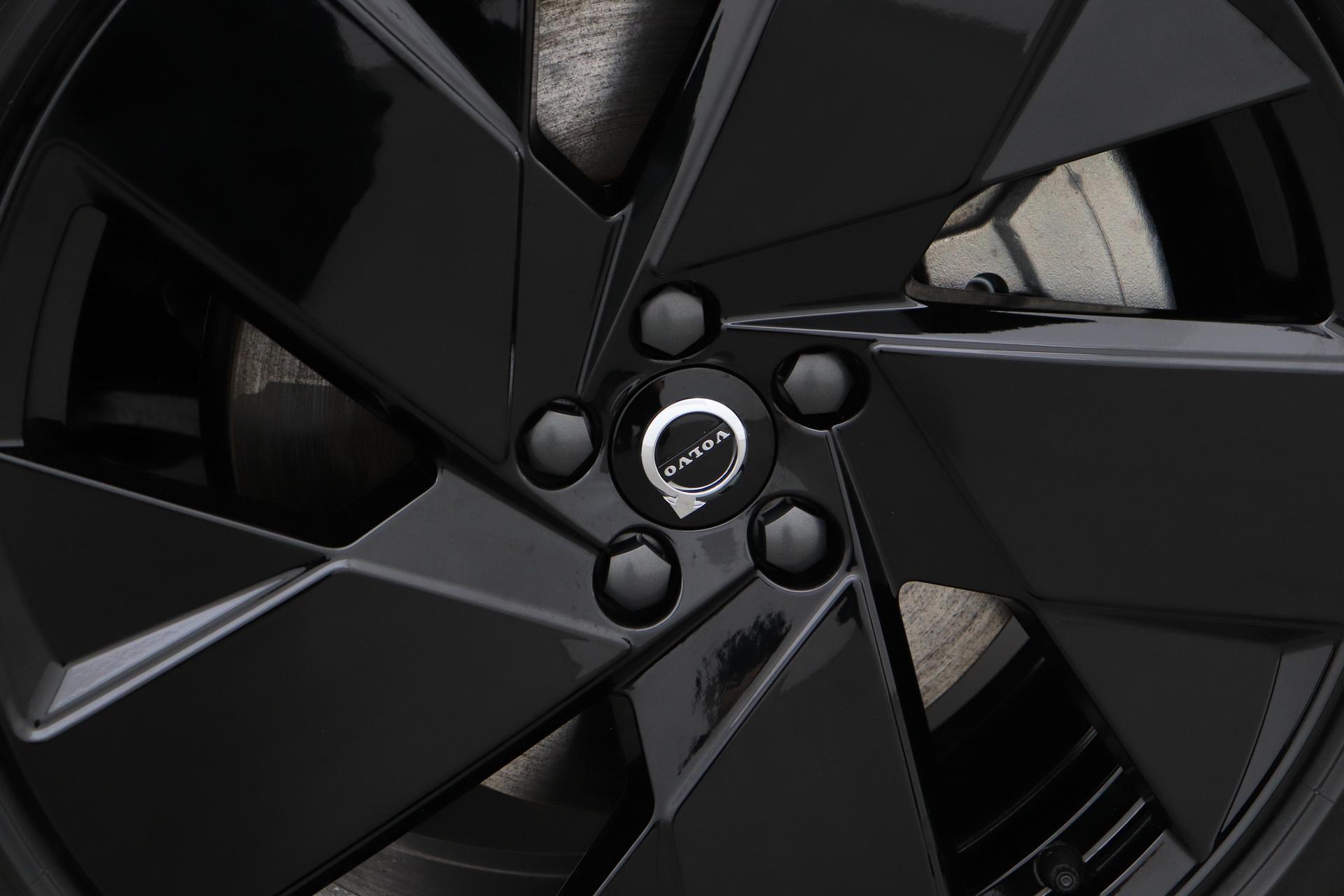 Volvo EX40