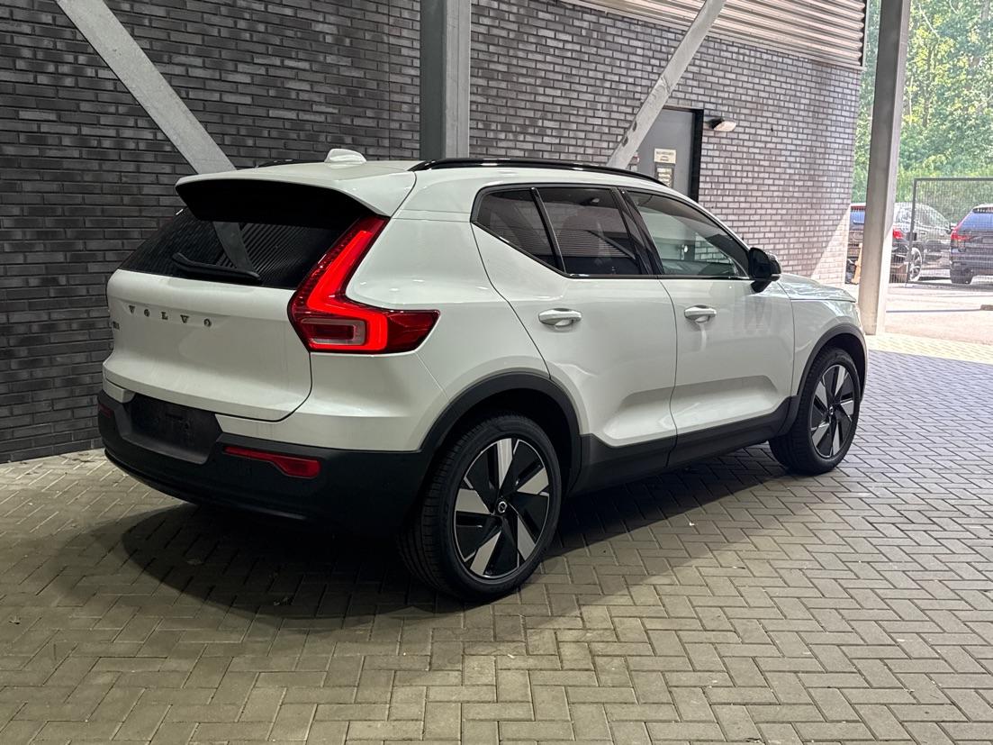 Volvo EX40