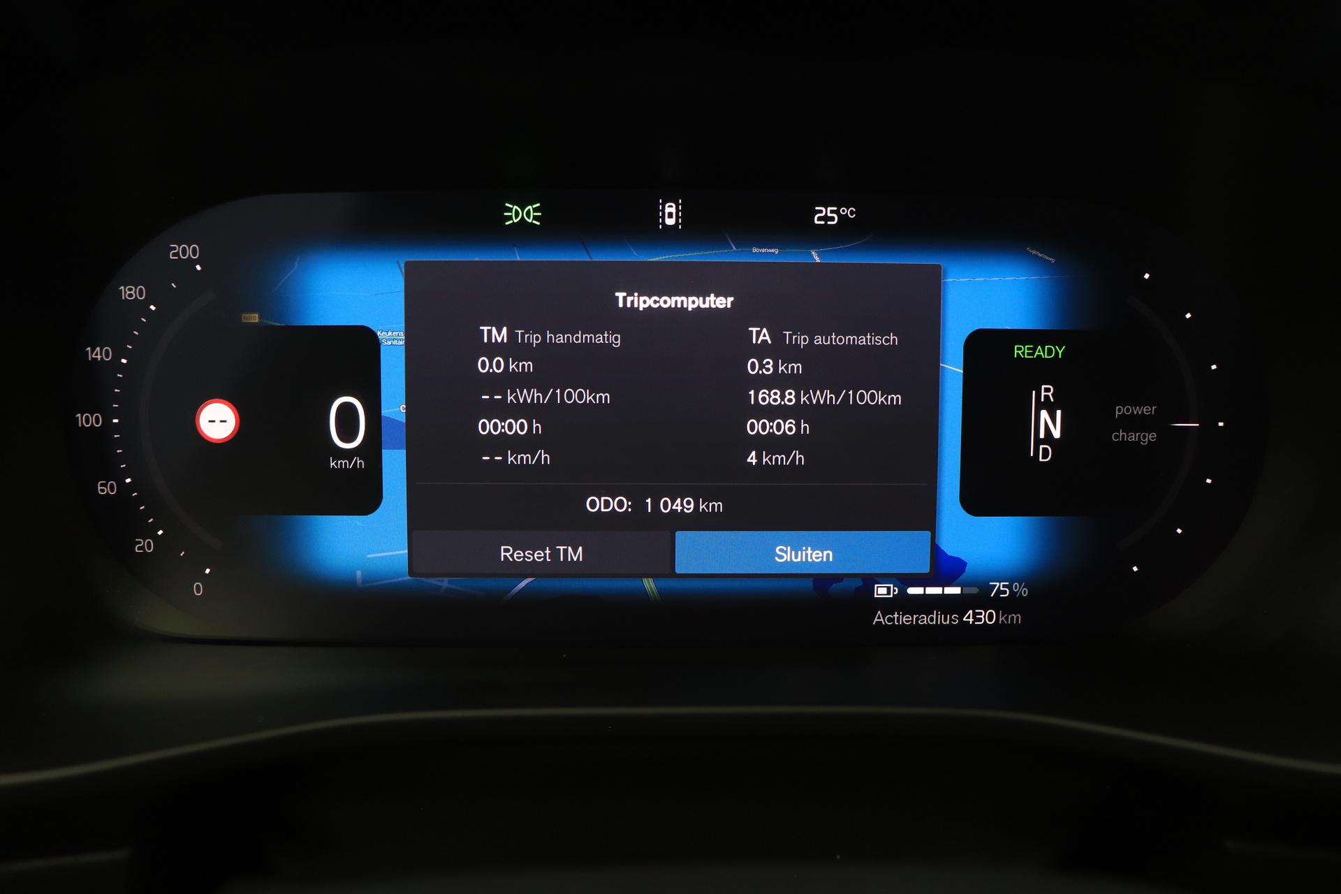 Volvo EX40