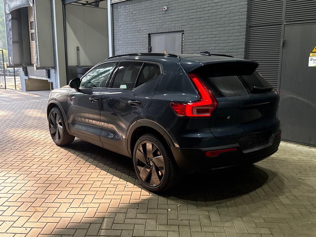 Volvo EX40