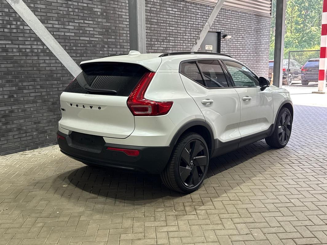 Volvo EX40