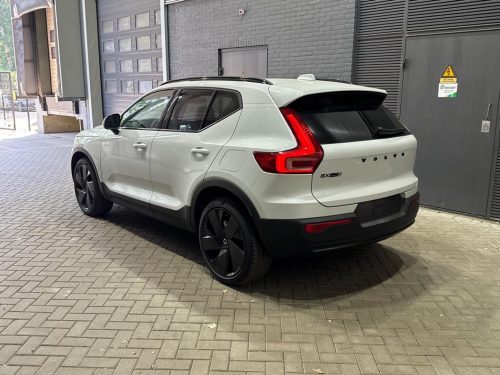 Volvo EX40