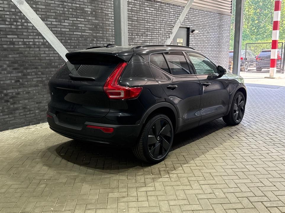 Volvo EX40